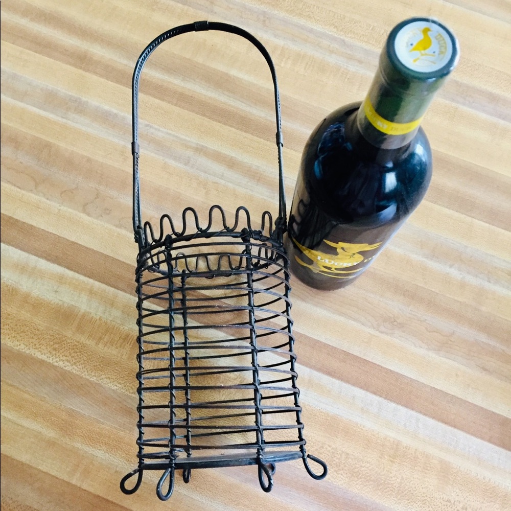 SLAH Farmhouse Iron Wine Caddy NIB